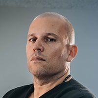 Retrato de Santiago Abril